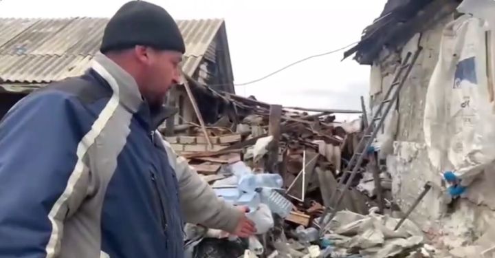 ВСУ ударили по жилому дому в ЛНР: семье с двумя детьми чудом удалось спастись