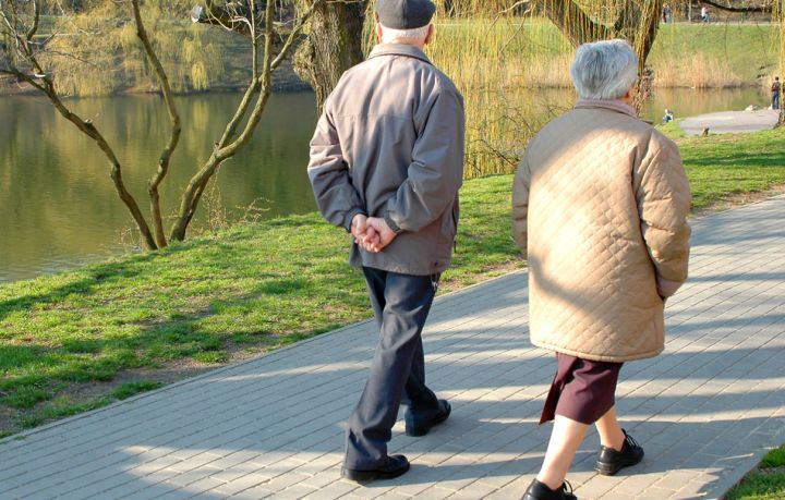 Учёные выяснили, на сколько можно продлить жизнь, гуляя по часу в день