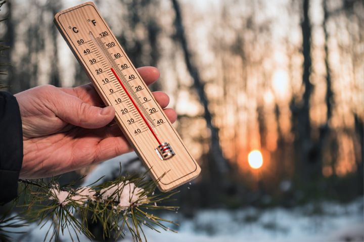 Ветрено, туманно и скользко: синоптики сообщили, с какой погоды в ЛНР начнётся 2025 год