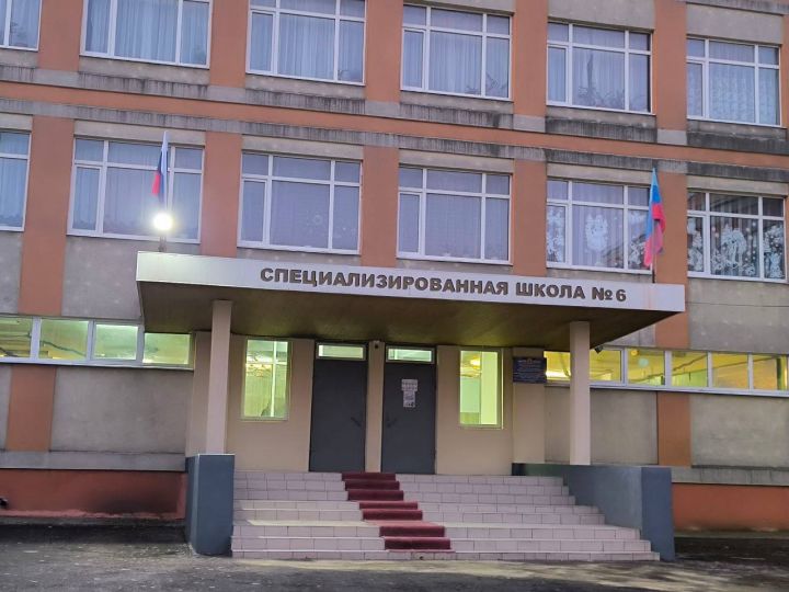 Пасечник и Кириенко оценили капремонт Свердловской школы №6: как изменилось учреждение