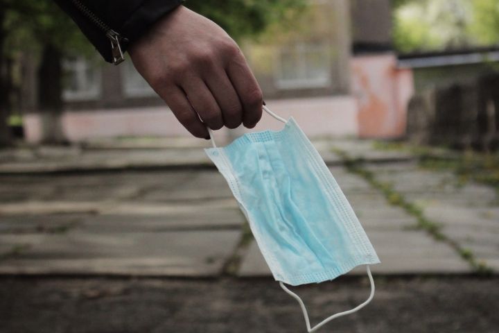 Опасаются возвращения изоляции и масок: жители России паникуют из-за нового китайского вируса