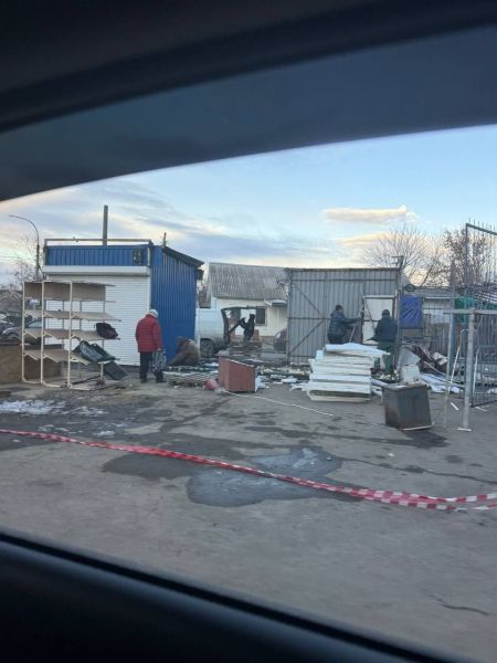 В Луганске приступили к демонтажу одного из рынков