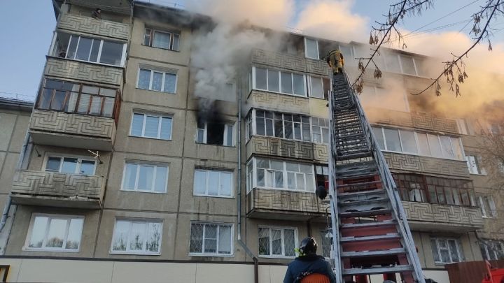 Возгорание удлинителя в одной из квартир Луганска едва не погубило троих детей: они были дома без родителей