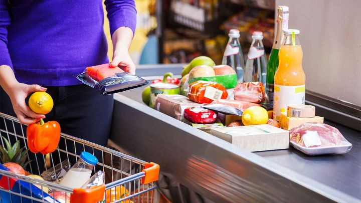 Стало известно, какие продукты больше всего подорожали в 2024 году: итоги от Росстата