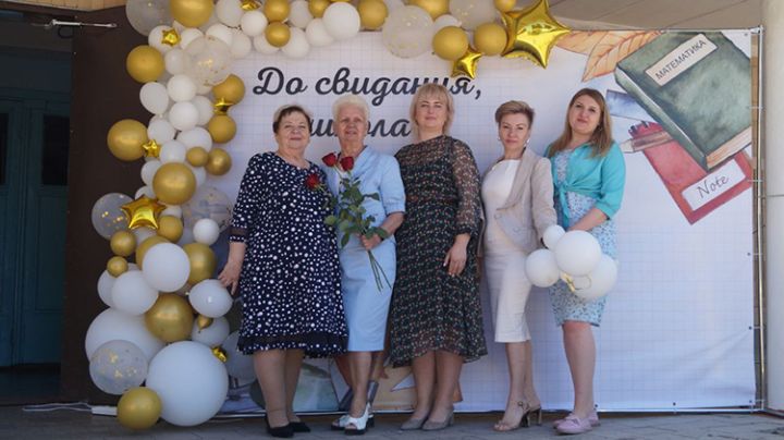 «Ее любили все – и отличники, и двоечники». Памяти директора свердловской СШ №5 Людмилы Хачевой