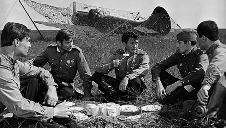 Советская классика и новые кинофильмы: какие картины официально рекомендуют смотреть школьникам в ЛНР