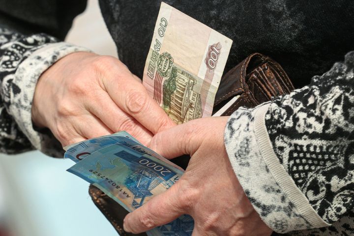 Пенсионерам в ЛНР повысят некоторые пенсии с 1 апреля: в каком месяце они получат повышенную выплату