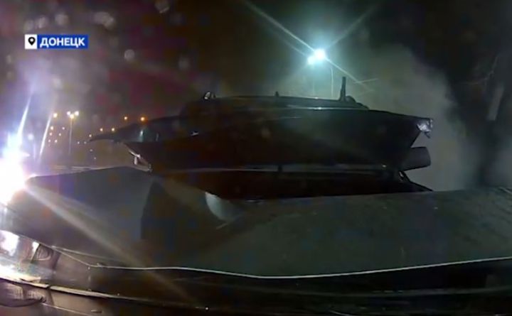 В Донецке лихач, уходя от погони ГАИ, влетел в авто с женщиной и 4-летним ребёнком