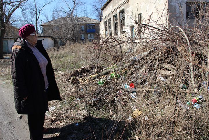 «Мы заслужили чистый город!» Жители Краснодона и района жалуются на огромные кучи мусора