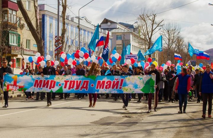 Готовимся к майским каникулам: сколько будут отдыхать жители ЛНР в следующем месяце
