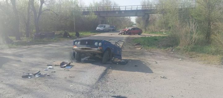 От авто остался только капот: мощнейшее столкновение двух машин в ЛНР стало причиной гибели пассажира