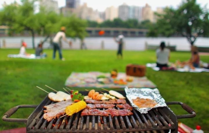 Майские праздники – для труда или отдыха? Отвечают жители Краснодона