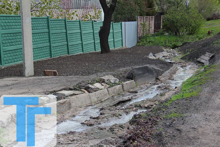 Самая длинная «река» Свердловска – канализационная. Почему жители пос. шахты №42 утопают в нечистотах?