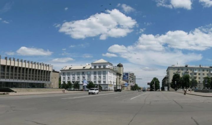 В Луганске закрывают Театральную площадь для проезда авто на 10 дней