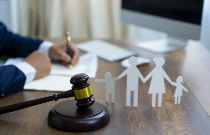 Свердловчанин задолжал по алиментам на сына более полумиллиона рублей