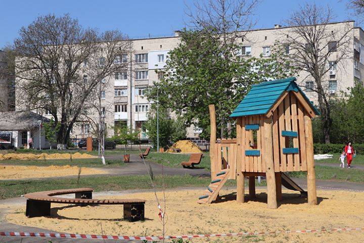 Здесь играют наши дети: в каком состоянии находятся детские площадки Краснодонского округа
