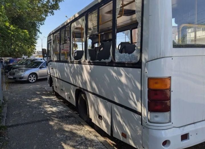 ВСУ ударили по рейсовому автобусу в ЛНР: пострадали три пассажира