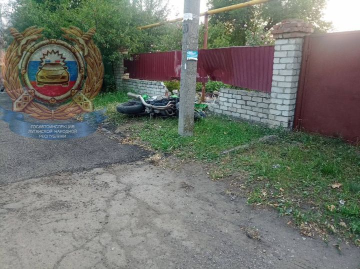 Погиб сам и едва не угробил ребёнка: в ЛНР произошло смертельное ДТП с несовершеннолетним