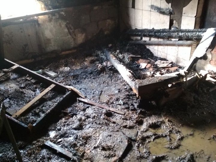 Телефон на зарядке стал причиной пожара в Ровеньках