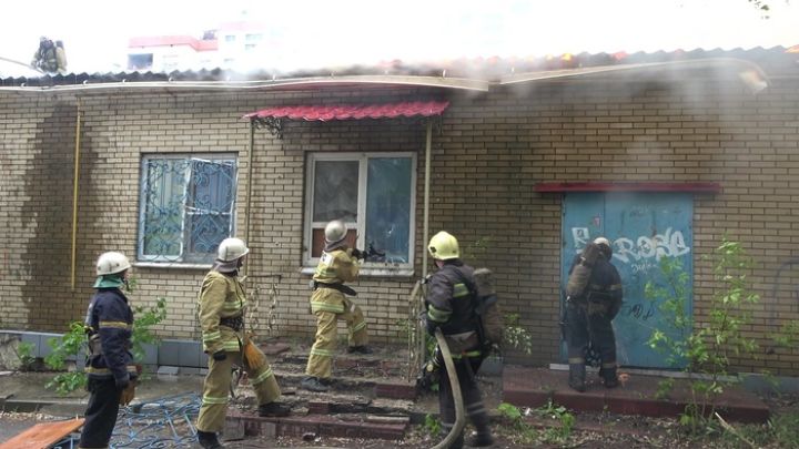 В бывшем ночном клубе Луганска случился пожар