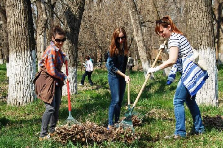 В Луганске перенесли общегородской субботник