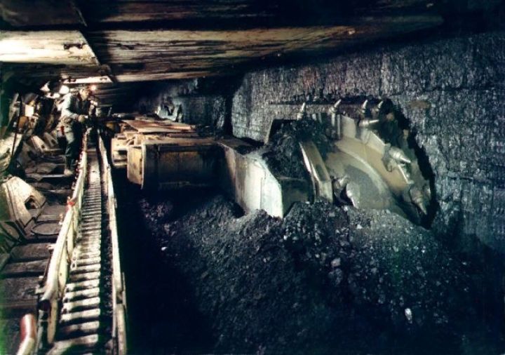 В Свердловском районе из шахты достали тела двух мужчин