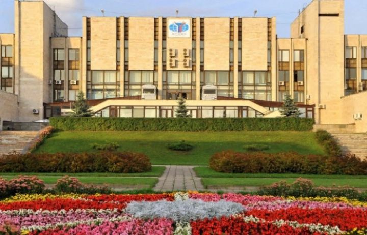 Выпускникам из Донбасса выдадут гранты на обучение в МГИМО