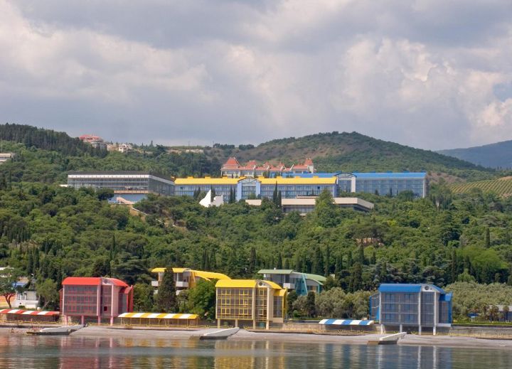 Какие категории детей из ЛНР получат путевки в оздоровительные центры в России