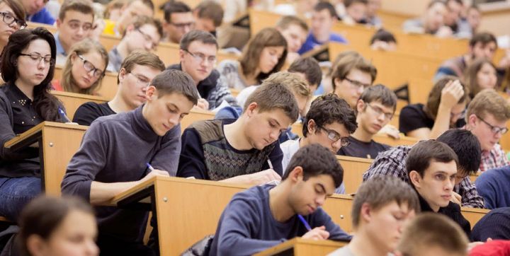 Треть от всех студентов вузов на Юге РФ составили жители Донбасса