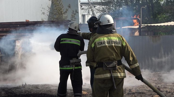 В Луганске на газовой заправке взорвались баллоны