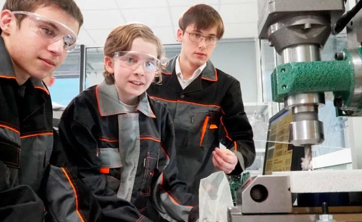 В ЛНР планируют возобновить работу училищ