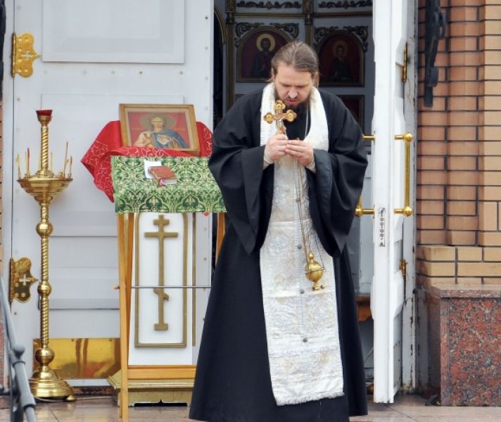 В Свердловске почтили память жертв авиаудара Луганска в 2014 году