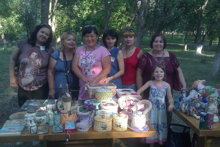 Молодогвардейск веселился от души. Без повода