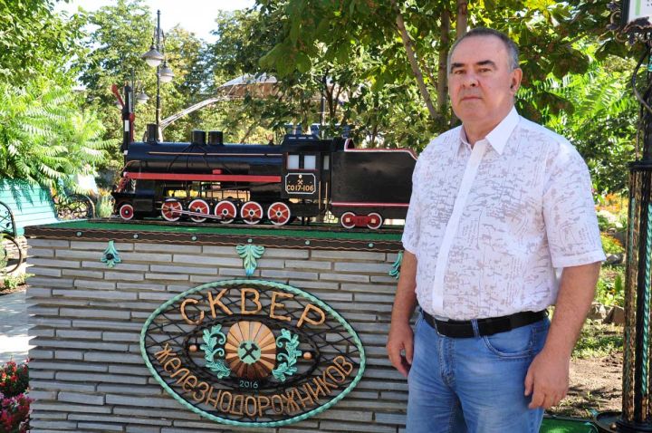 Наш паровоз, вперед лети!