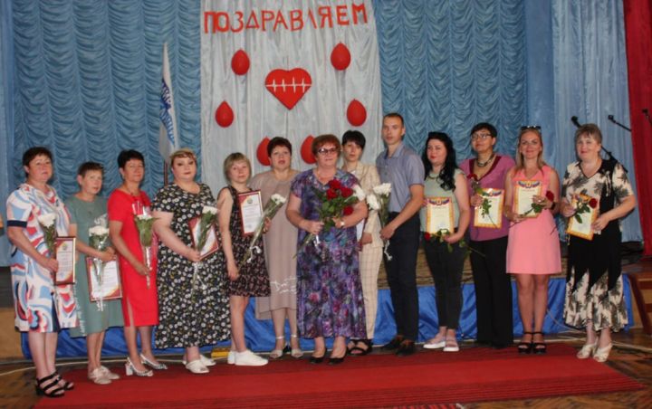 Медработники Краснодона получили награды от Минздрава