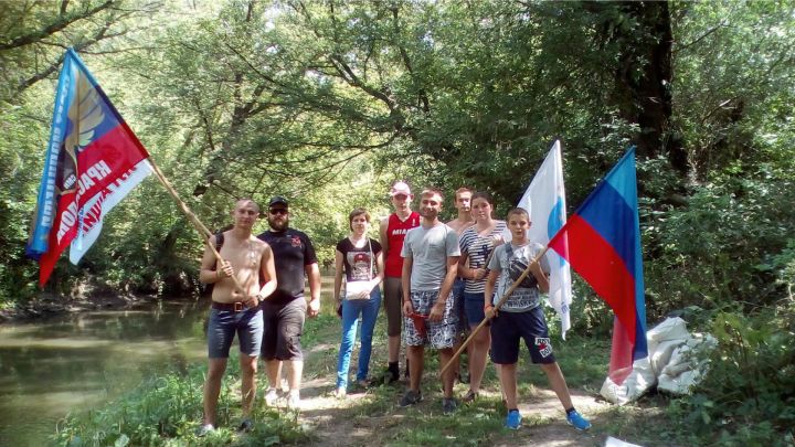 Краснодонская молодежь  расчищала Каменку