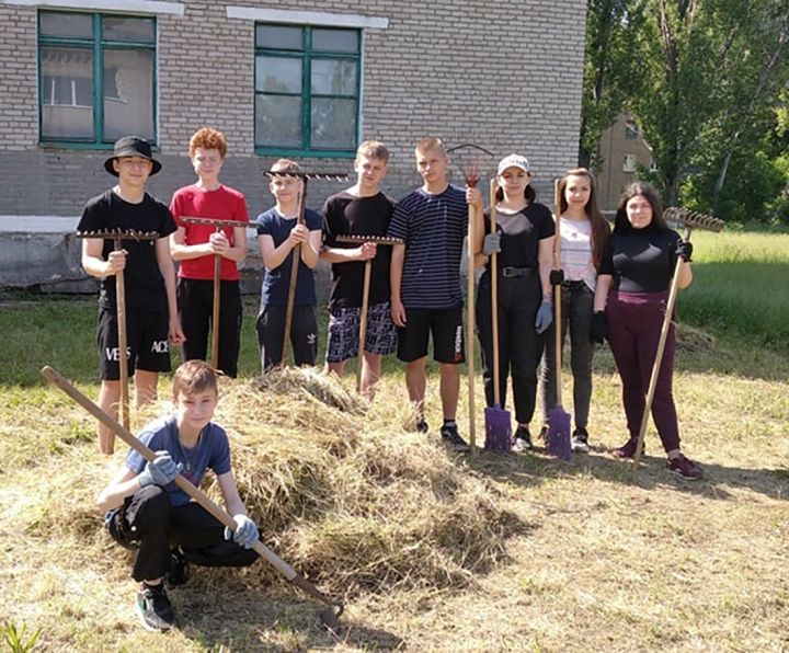Как с пользой проводят лето школьники Краснодона и района
