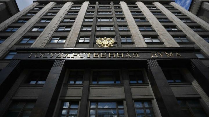 Россиянам грозят солидные штрафы за выброс мусора из авто