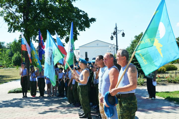 «Продуваемым всеми  ветрами войскам…»