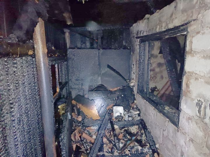За неделю в Свердловске сгорели  летняя кухня и веранда жилого дома