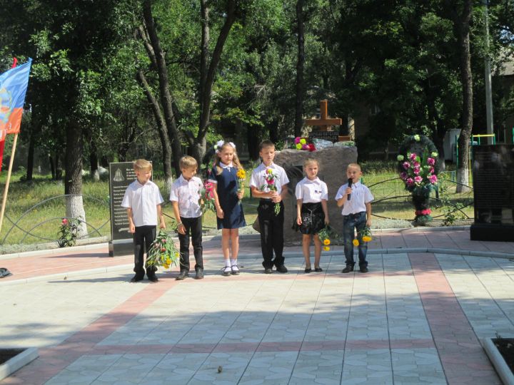 В Суходольске помянули тех, кто погиб во время авианалета