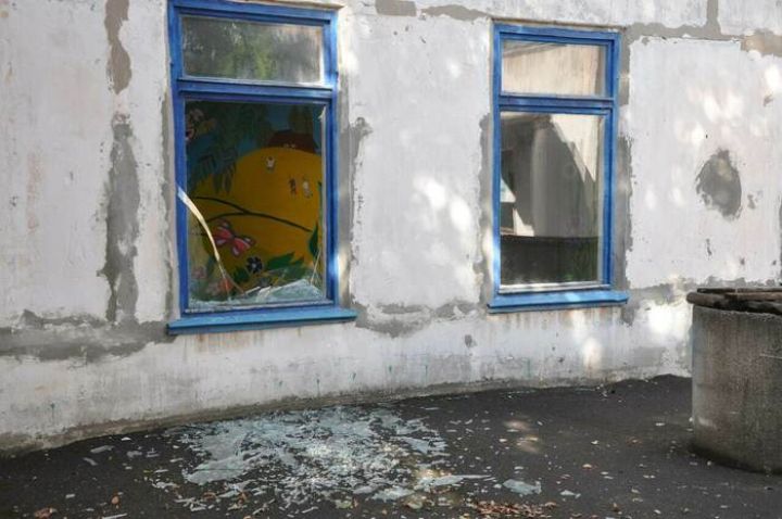 Ранен мужчина, повреждены жилые дома: последствия обстрела Стаханова со стороны ВСУ