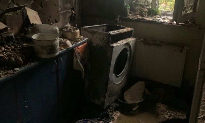 В Алчевске гроза привела к пожару