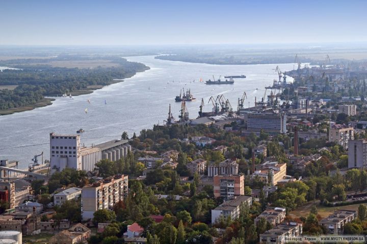В Херсоне системы ПВО перехватили 16 из 18 снарядов, выпущенных ВСУ