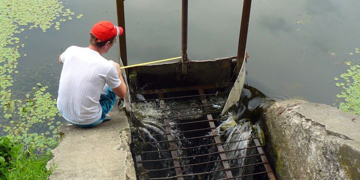 В Ровеньках подросток упал в шлюз