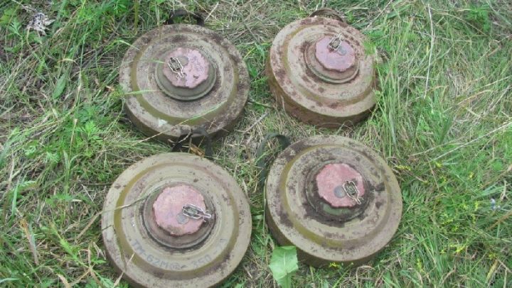 В Новоайдарском районе на мине подорвались три энергетика