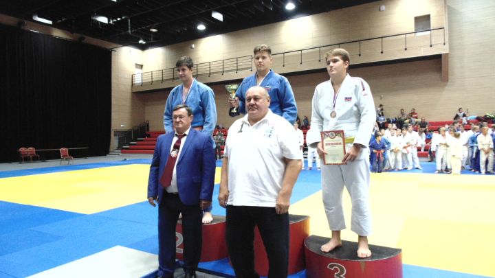 Первое место на турнире по дзюдо в Курске завоевал спортсмен из Луганска