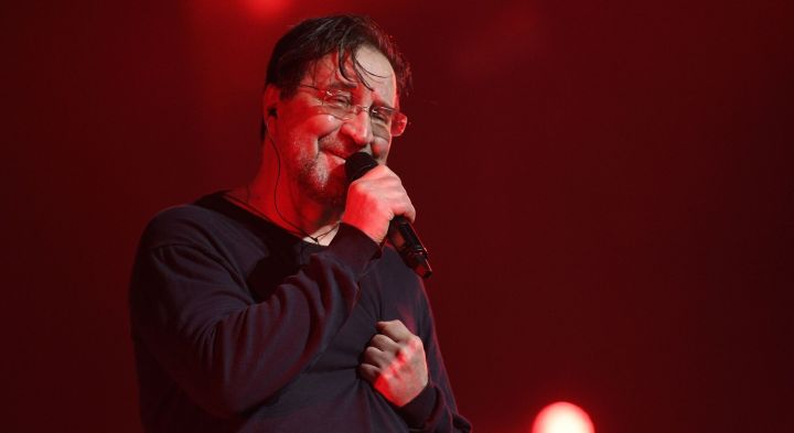 Лидера «ДДТ» оштрафовали на 50 тысяч за дискредитацию военных РФ