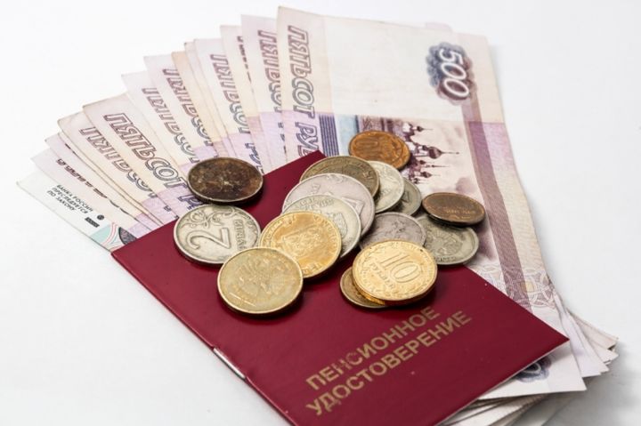 В Свердловске профинансированы пенсии по 24 августа