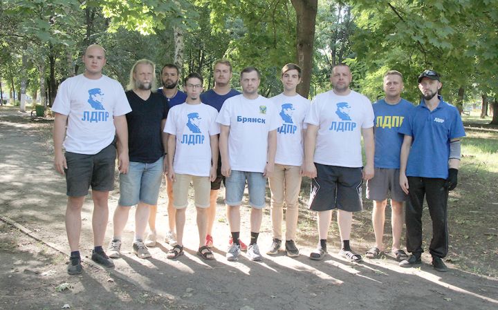 Волонтеры ЛДПР в Краснодоне: «За нас говорят наши поступки»